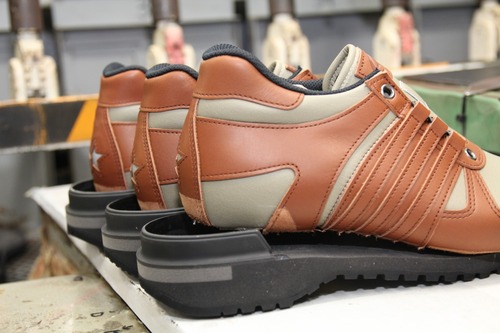 靴の製法_セメント_２.jpg